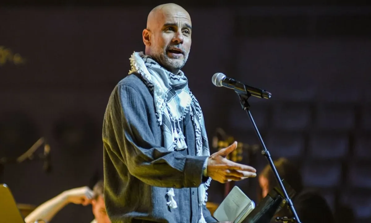 Guardiola được nhắc nhở hạn chế bàn chuyện chính trị