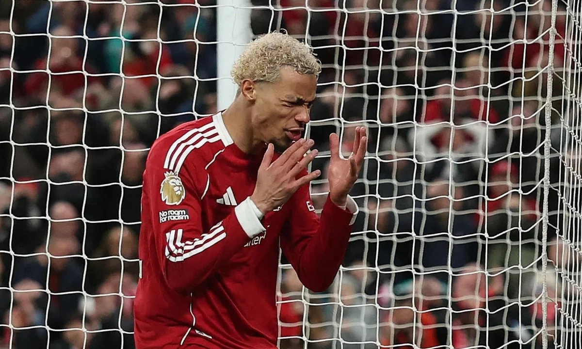 Man City thắng ngược Liverpool nghẹt thở ở phút bù